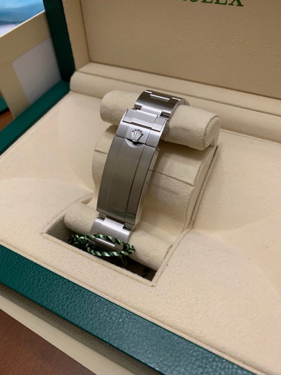 FS: Rolex submariner 124060 Complete Set image 4