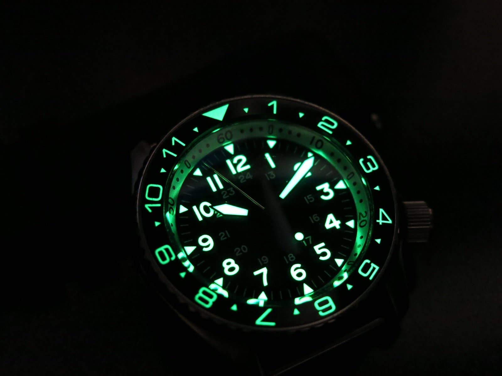 Seiko SKX 007 Field/Military project, Sapphire, drilled lugs, 7s automatic movement, lots of straps image 4