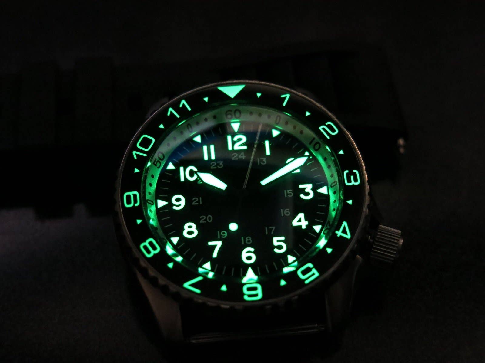 Seiko SKX 007 Field/Military project, Sapphire, drilled lugs, 7s automatic movement, lots of straps image 5