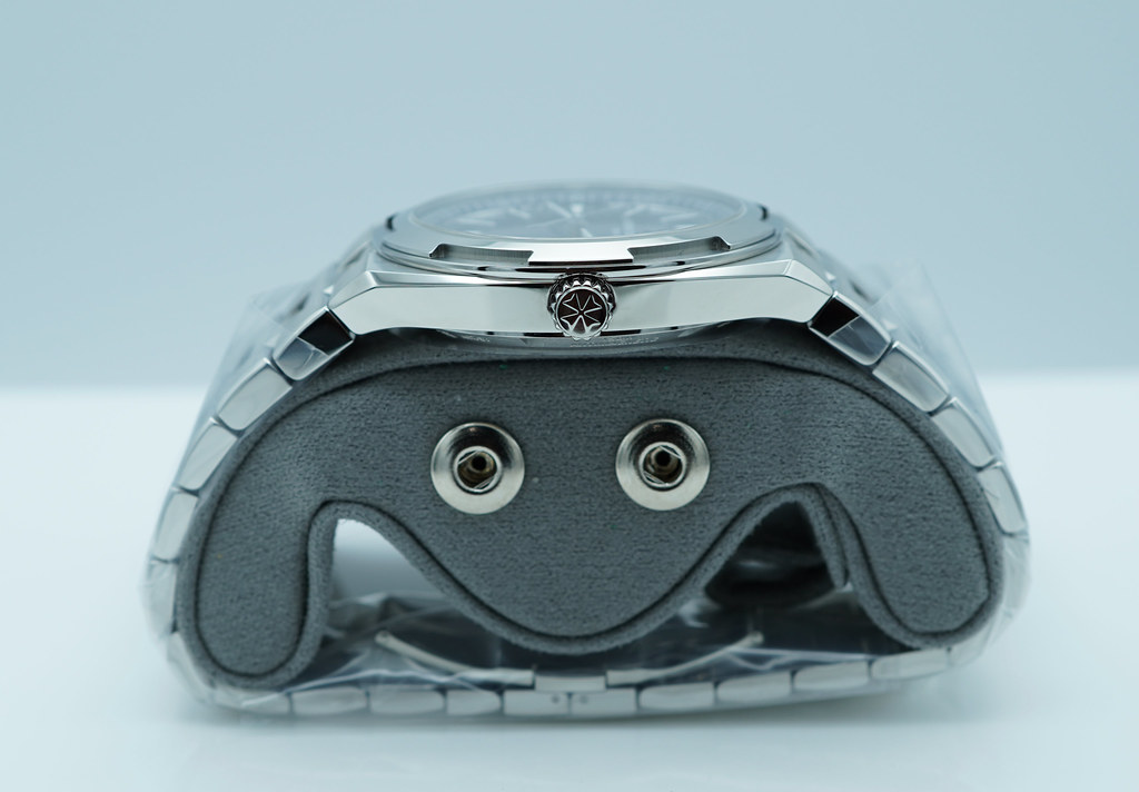 FSOT:BNIB Vacheron CONSTANTIN OVERSEAS 4520V STAINLESS STEEL BLUE DIAL 2026 NEW MODEL image 3