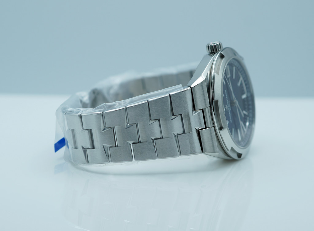 FSOT:BNIB Vacheron CONSTANTIN OVERSEAS 4520V STAINLESS STEEL BLUE DIAL 2026 NEW MODEL image 6