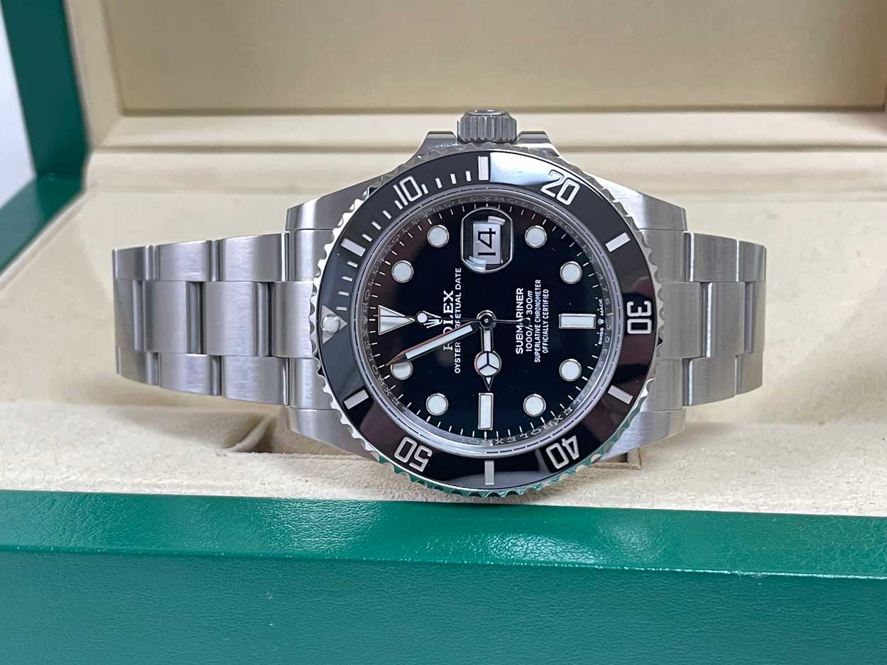 FS: Rolex Submariner Date 41 126610LN Mint Complete image 4