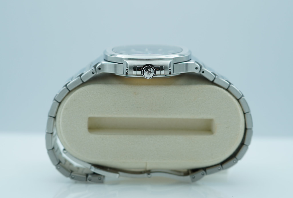 FSOT:LNIB Patek PHILIPPE 7118/1A NAUTILUS STAINLESS STEEL BLUE DIAL 2024 FULL SET image 3