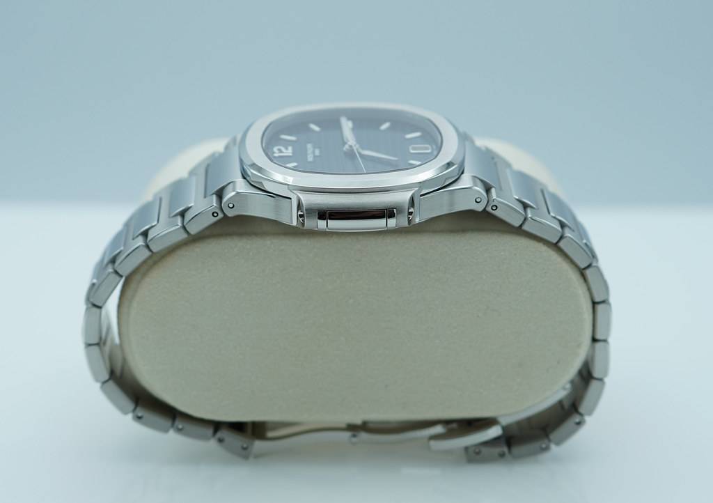 FSOT:LNIB Patek PHILIPPE 7118/1A NAUTILUS STAINLESS STEEL BLUE DIAL 2024 FULL SET image 4