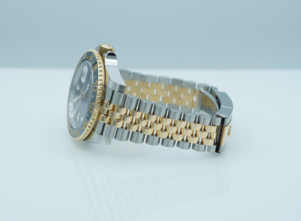 FSOT: Rolex 126713GRNR GMT MASTER 2 GREY BLACK BEZEL JUBILEE BAND 2025 FULL SET image 5