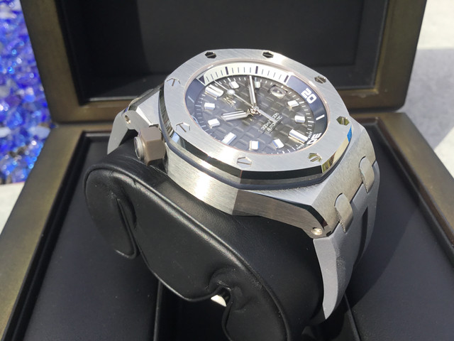 FS: Audemars Piguet Royal Oak Offshore Diver 15720ST.OO.A009CA.01 image 5