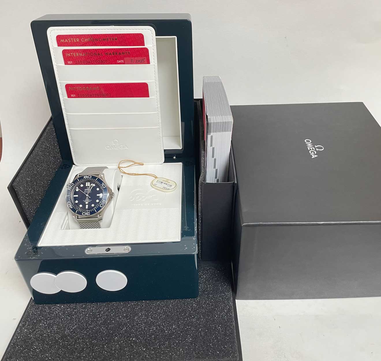 FS: Omega Seamaster James Bond 60th 210.30.42.20.03.002 LNIB 2025 image 6
