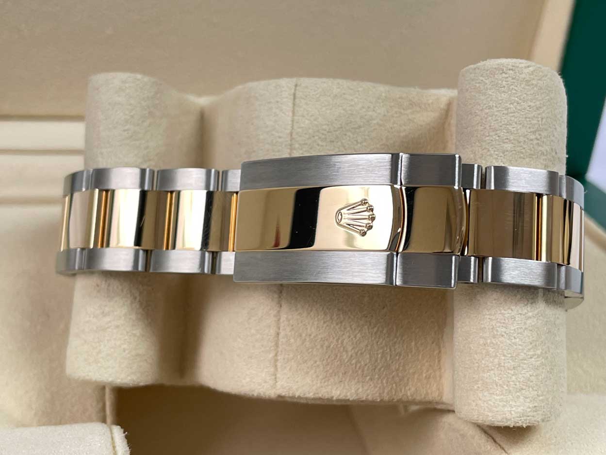 FS: Rolex Datejust 41 SS/18K Yellow Gold Black 126333 Oyster image 5