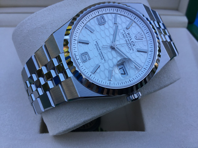 FS:  ROLEX LAND-DWELLERS 36 127234 & 40 127334 image 4