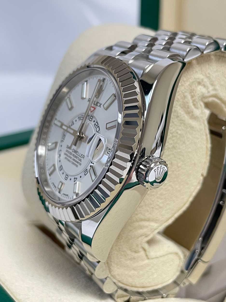 FS: Rolex Skydweller 326934 White Jubilee 2021 Mint image 3