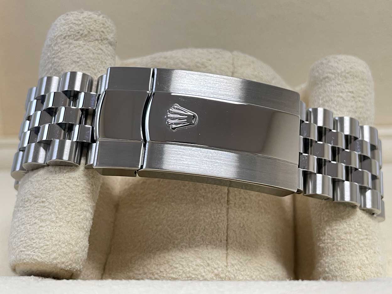 FS: Rolex Skydweller 326934 White Jubilee 2021 Mint image 5