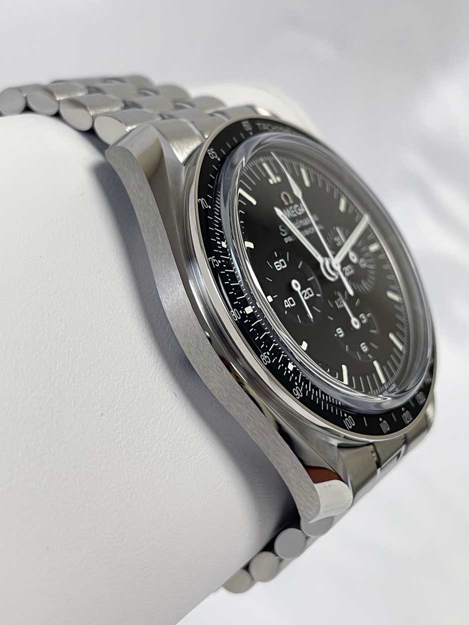 FS: Omega Speedmaster Moonwatch Sapphire 310.30.42.50.01.002 LNIB image 3