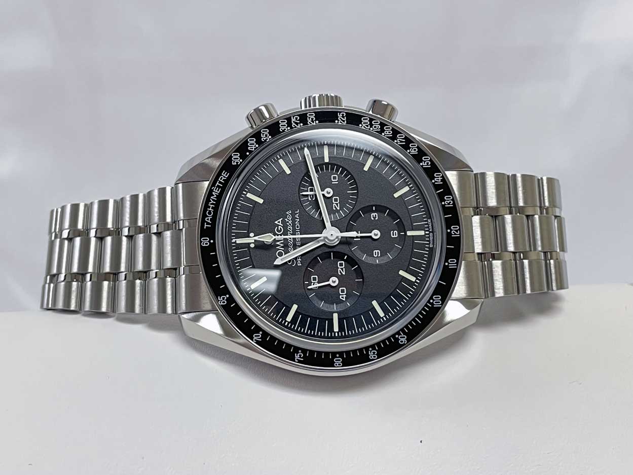 FS: Omega Speedmaster Moonwatch Sapphire 310.30.42.50.01.002 LNIB image 4