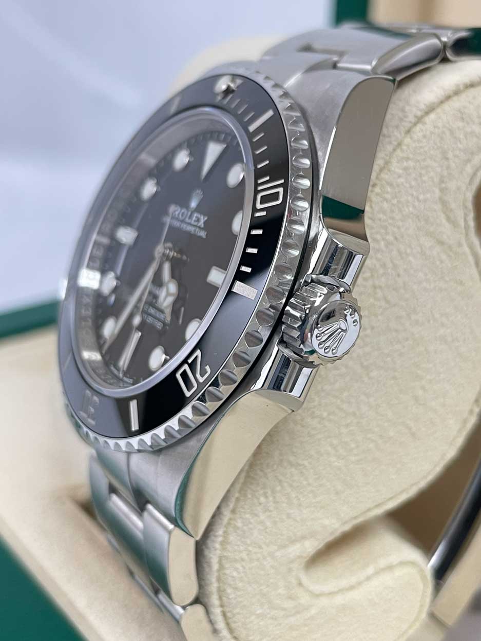 FS: Rolex Submariner 41 No Date 124060LN Mint 2022 image 3