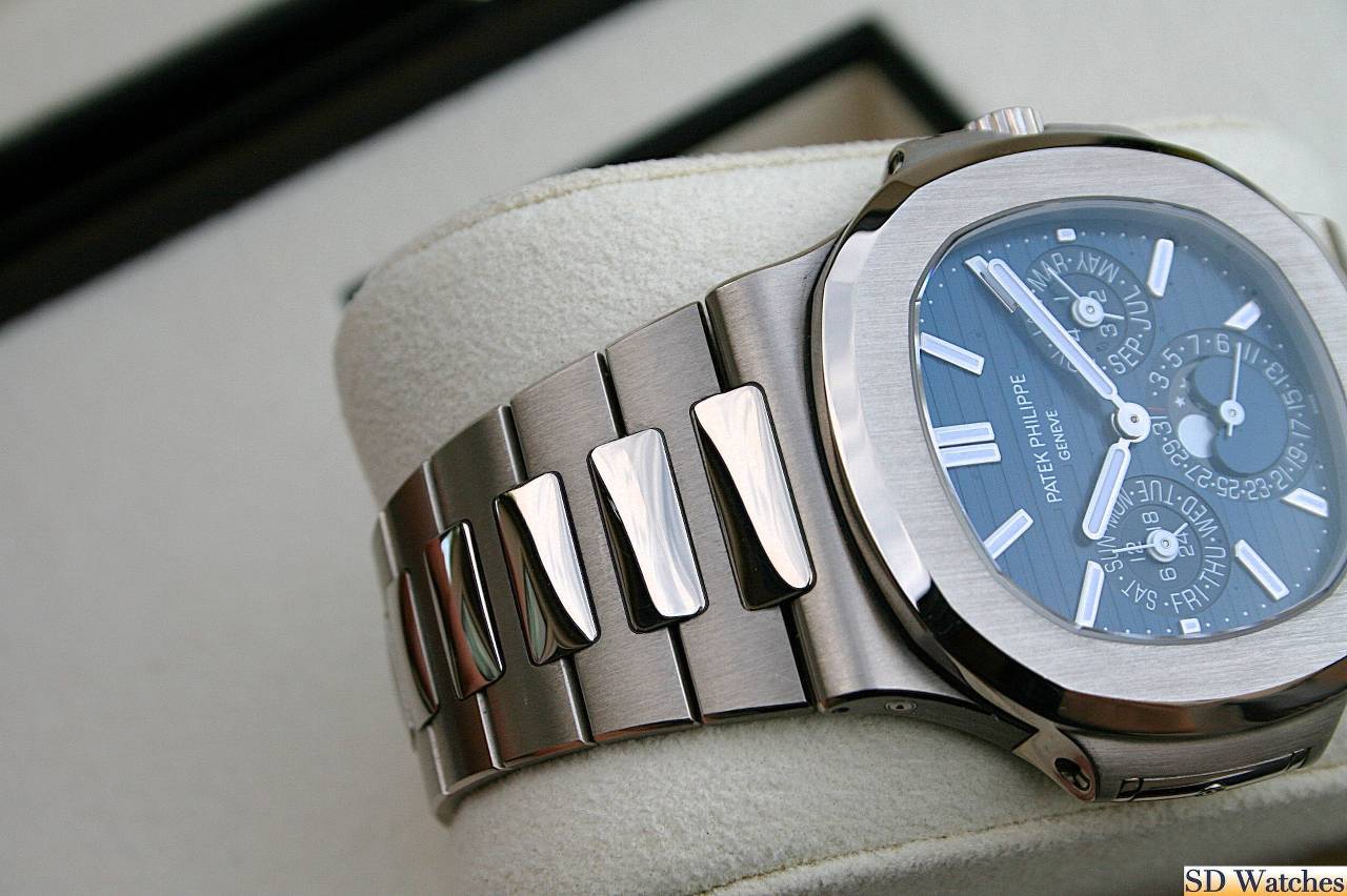 FS: PATEK PHILIPPE NAUTILUS PERPETUAL CALENDAR 5740/1G-001 image 3
