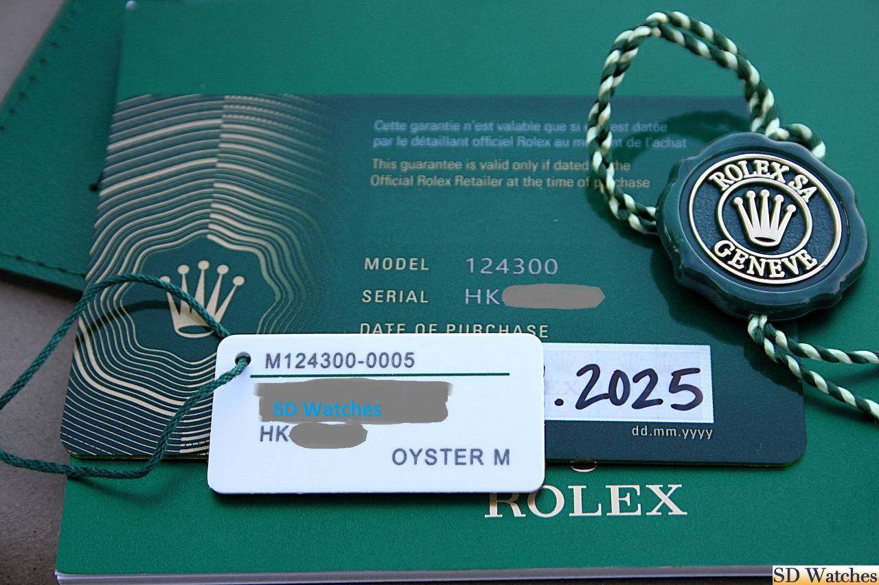 FS: ROLEX 124300 OYSTER PERPETUAL WATCH GREEN DIAL image 6