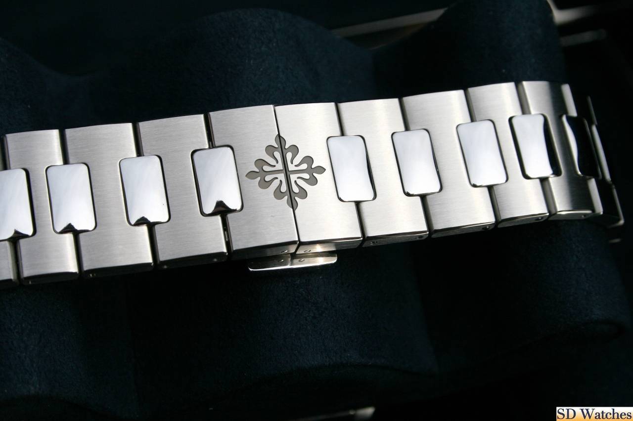 FS: PATEK PHILIPPE 5821/1A-001 CUBITUS GREEN DIAL image 5