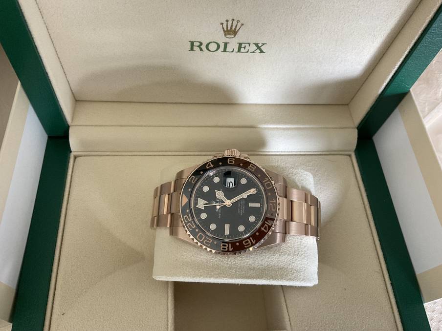 FS: Rolex 18Kt Rose Gold GMT Master II Oyster Bracelet Ref 126715CHNR image 3