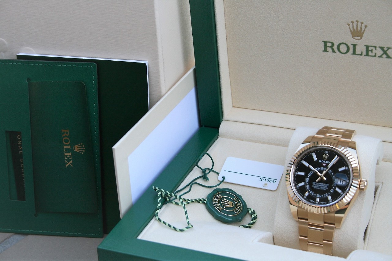 FS: ROLEX 326938 SKYDWELLER 18K YELLOW GOLD BLACK INDEX image 5