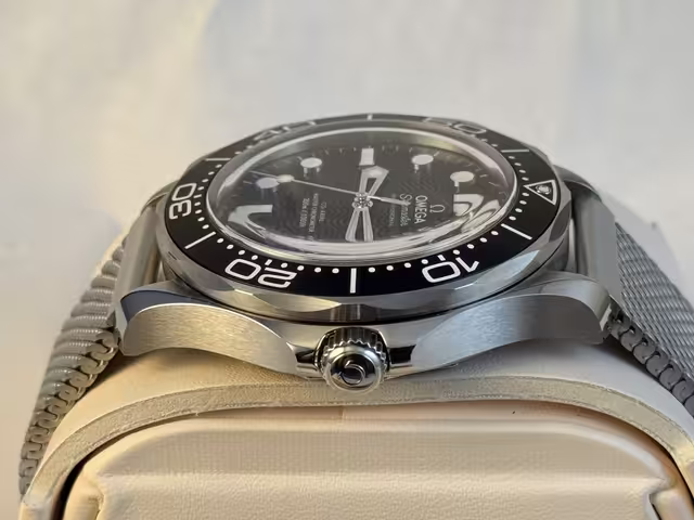 FS: BNIB Black Omega Seamaster 42 300M Diver No Date 210.30.42.20.01.010 Mesh Bracelet B&P image 6