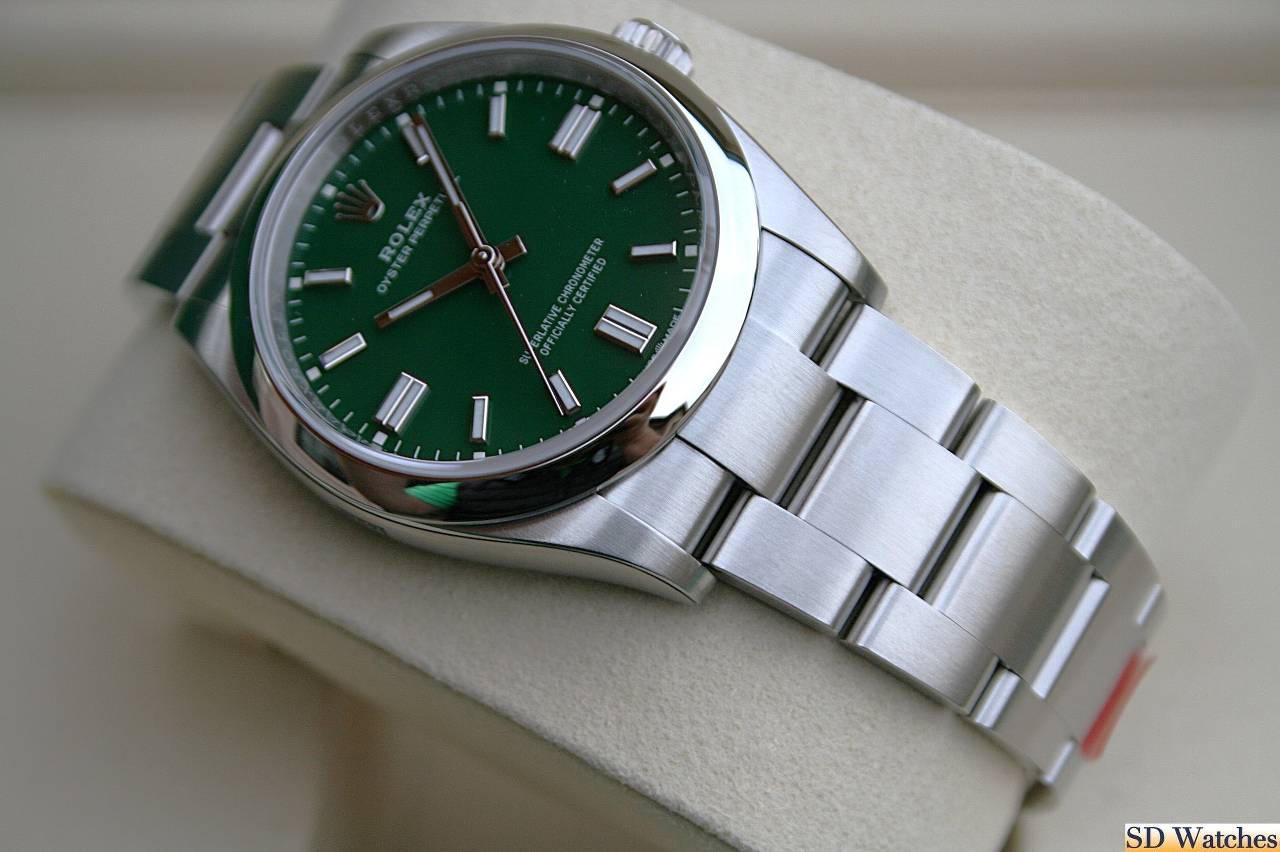 FS: ROLEX 126000 OYSTER PERPETUAL 36MM GREEN DIAL image 2