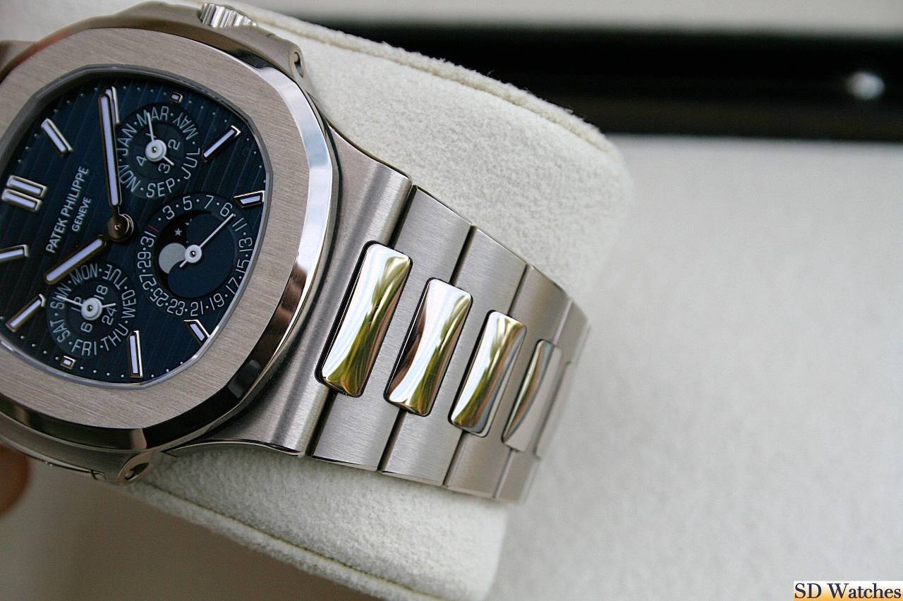FS: PATEK PHILIPPE NAUTILUS PERPETUAL CALENDAR 5740/1G-001 image 2