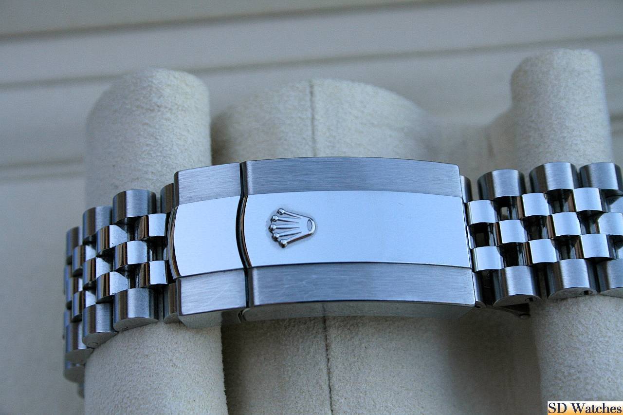 FS: ROLEX 336934 SKYDWELLER WATCH MINT GREEN DIAL JUBILEE image 4