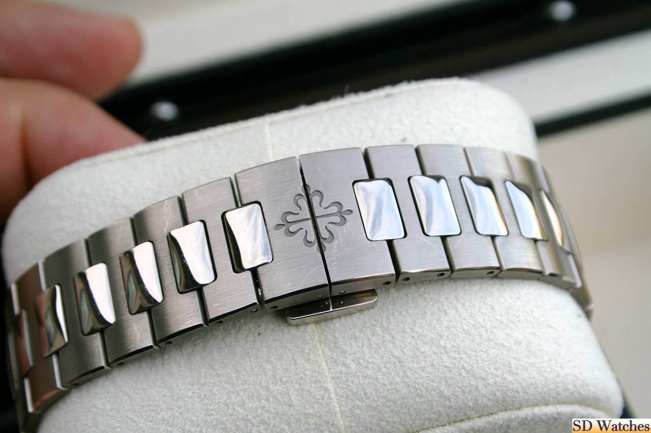 FS: PATEK PHILIPPE NAUTILUS PERPETUAL CALENDAR 5740/1G-001 image 4