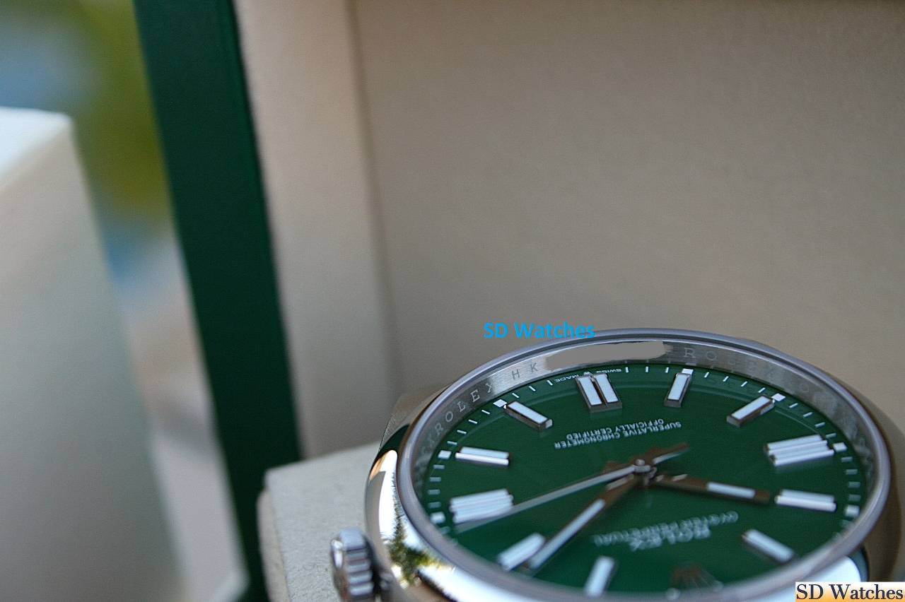 FS: ROLEX 124300 OYSTER PERPETUAL WATCH GREEN DIAL image 5