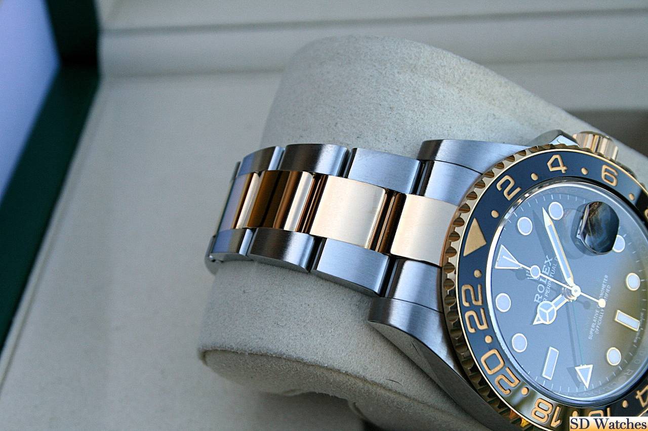 FS: ROLEX 116713 GMT MASTER II WATCH 18K/SS image 3