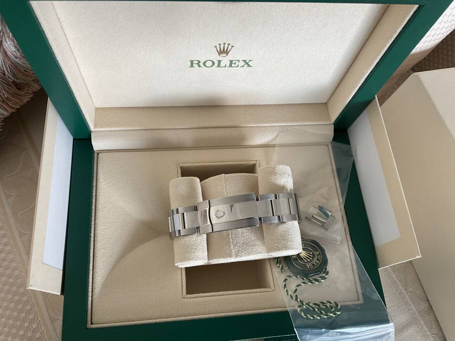FS: LNIB Rolex SS Datejust 41 Model Reference 126300 image 4