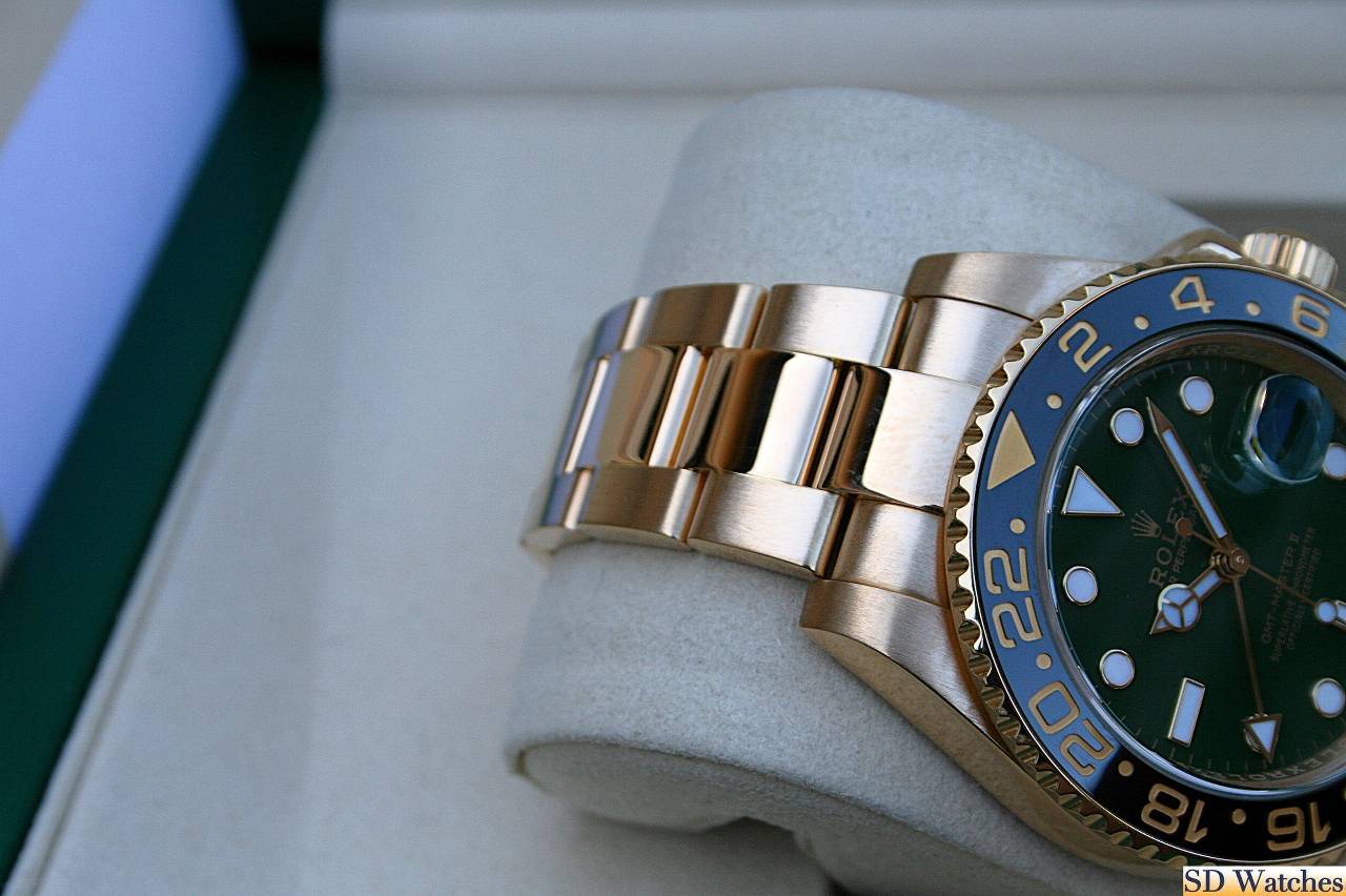 FS: ROLEX 116718 GMT MASTER II 18K YELLOW GOLD GREEN DIAL image 3