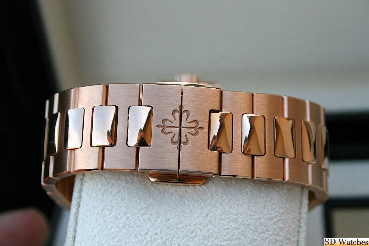 FS: PATEK PHILIPPE 5980/1R ROSE GOLD NAUTILUS CHRONOGRAPH WATCH image 4